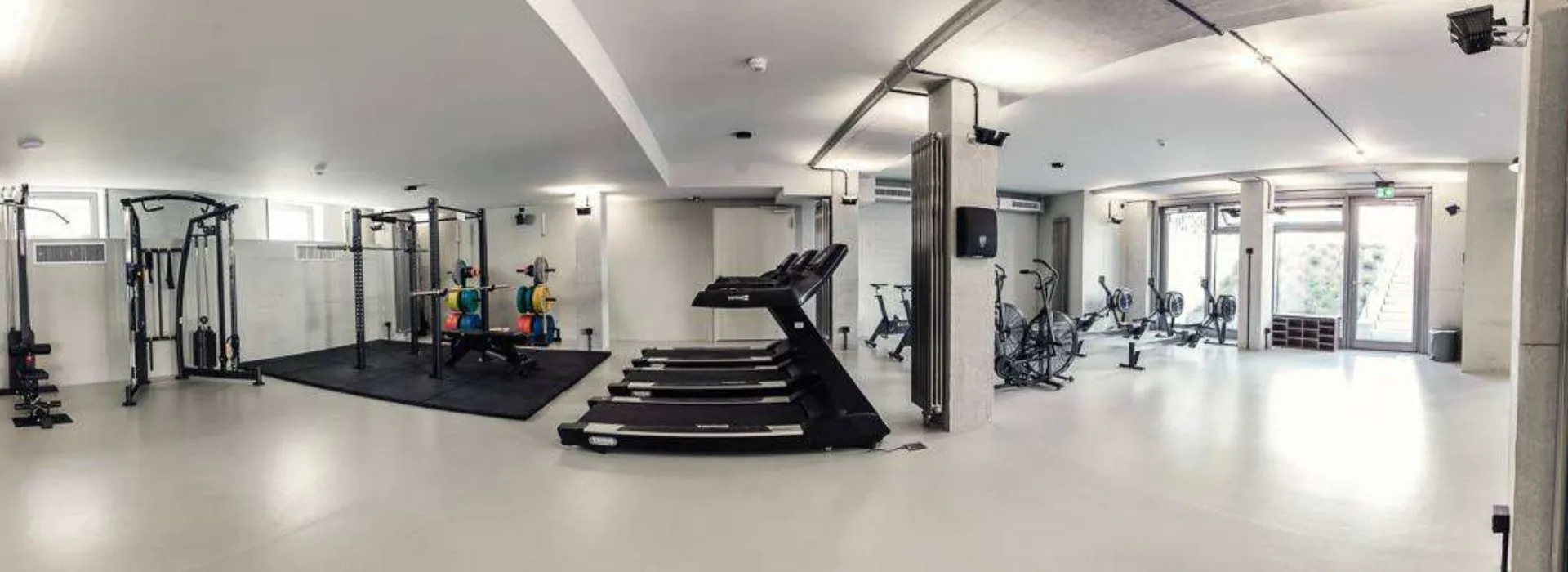 Neon Wood Gym Frankfurter Tor